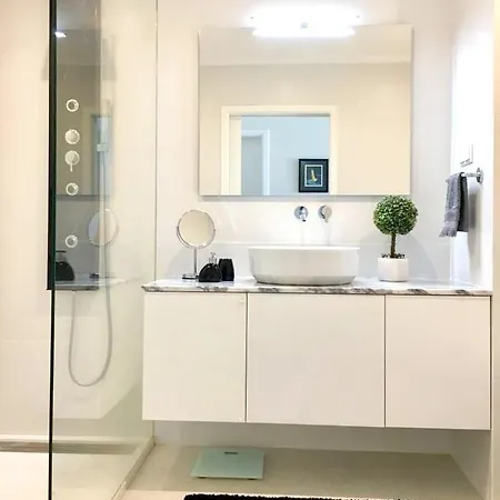 Modern In Funchal, Near Centre, 80m² Lägenhet *