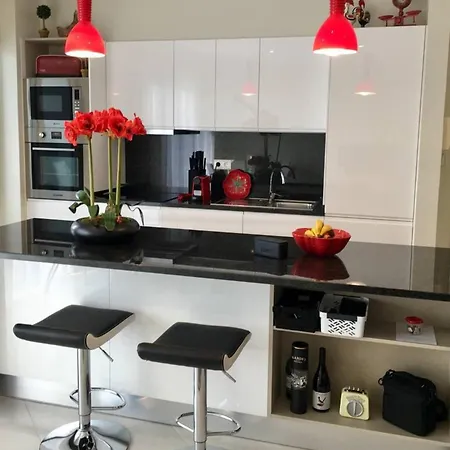 Modern In Funchal, Near Centre, 80m² *