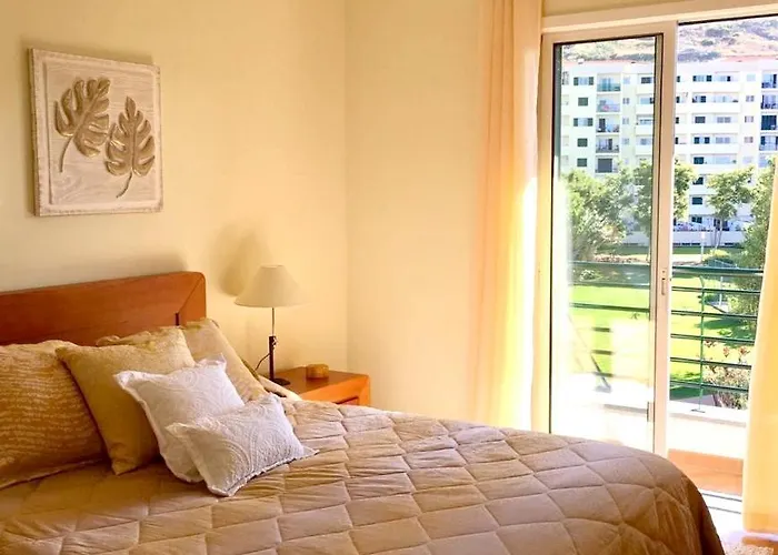 Modern In Funchal, Near Centre, 80m² Apartment