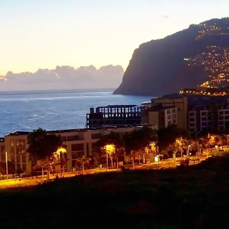 Modern In Funchal, Near Centre, 80m² Φουνκάλ